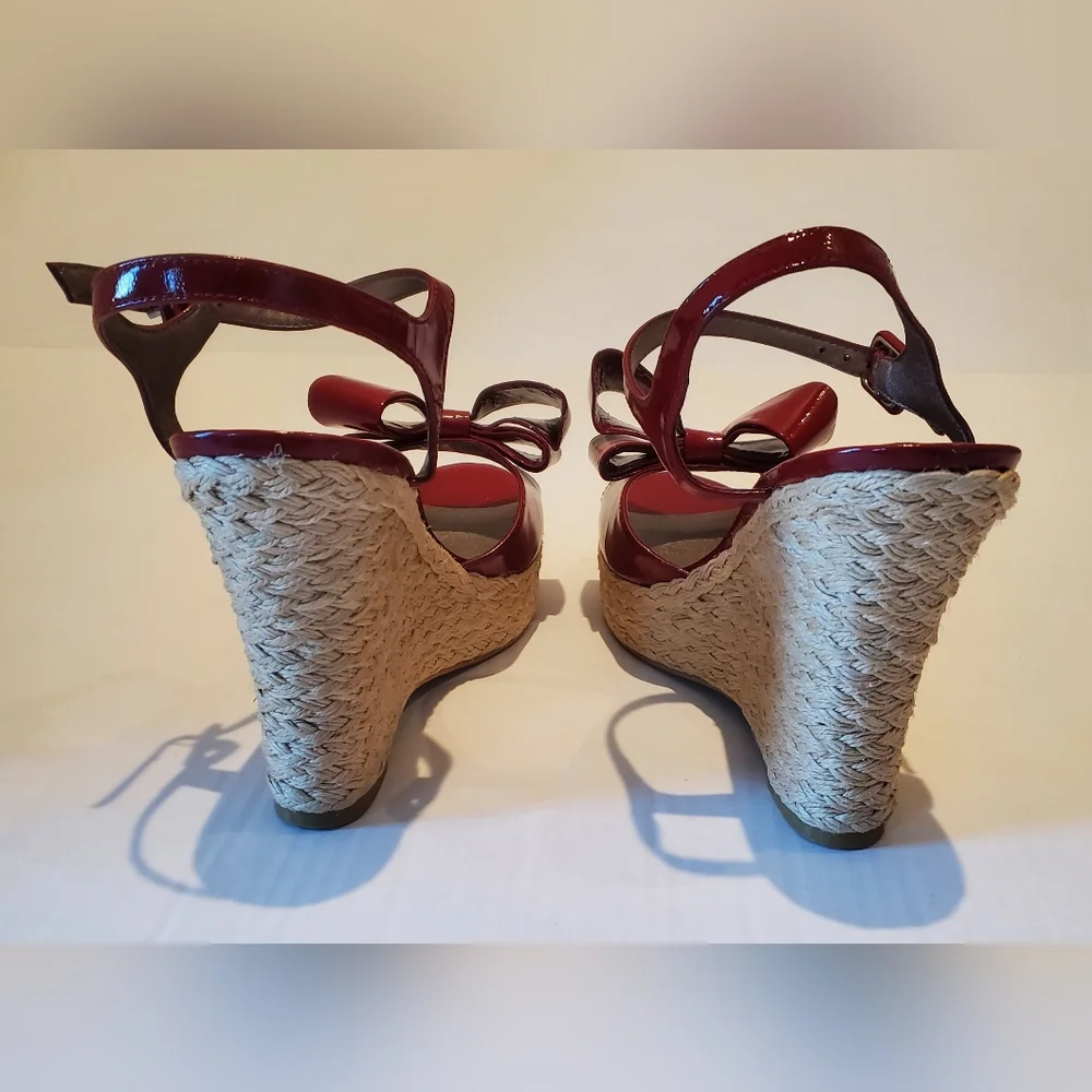 Moda Spana Red Patent Wedge Sandals Sz 10